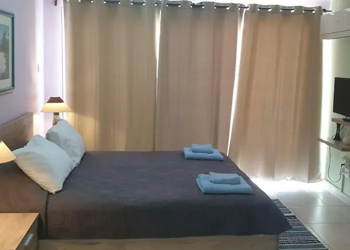 Emilia 11 アパート Polis